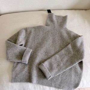 HOST PICK 🎊JENNI KAYNE ATLAS TURTLENECK